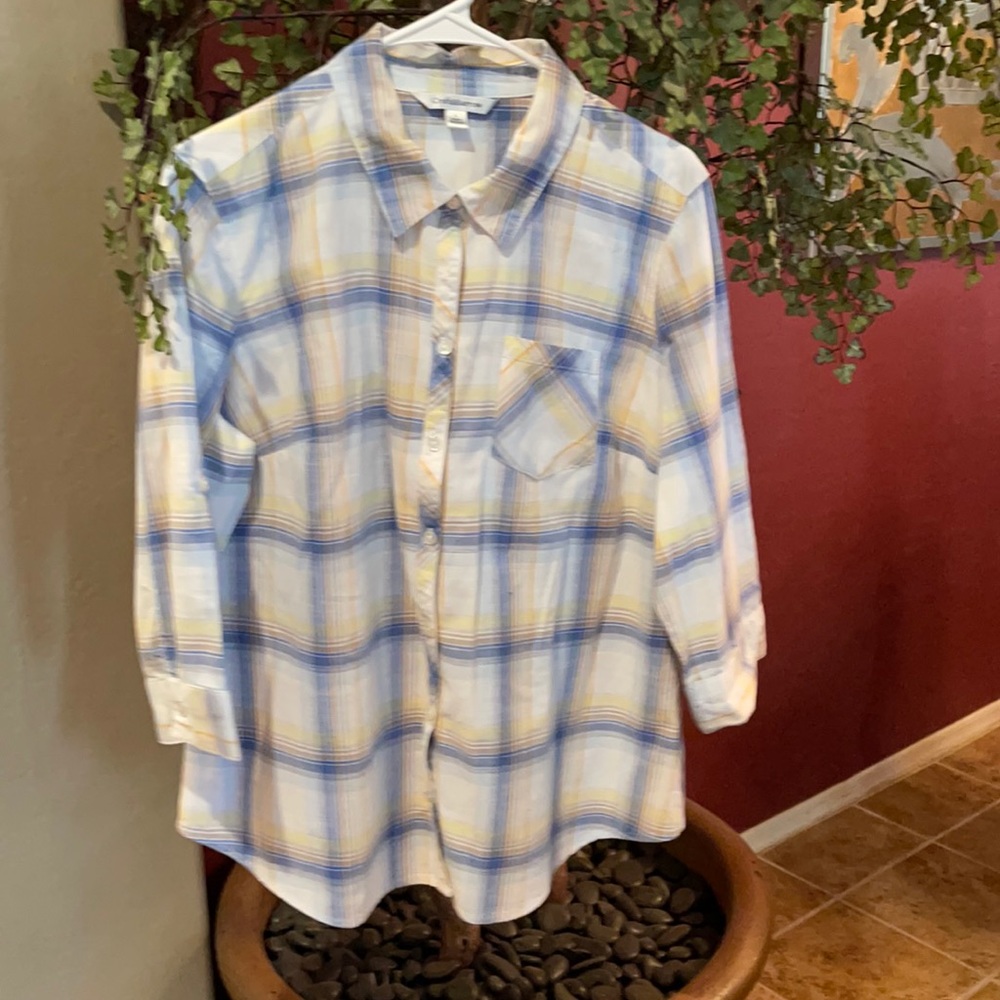 Women’s Large Croft & Barrow blouse.